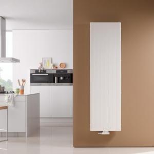 Gestreifte Vertikale Heizkörper